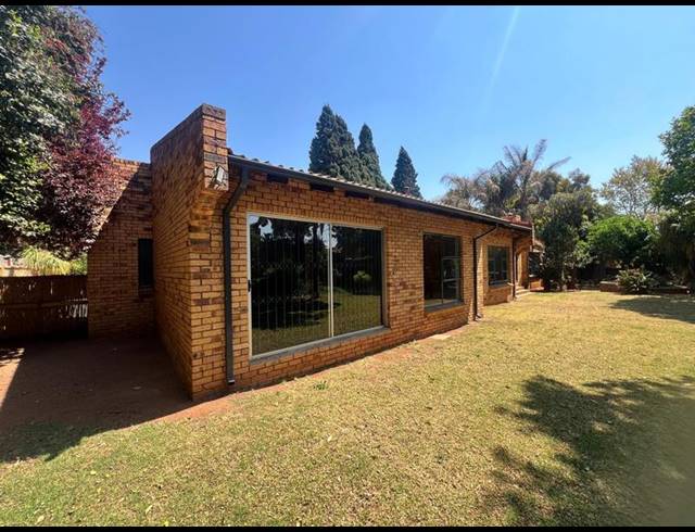 4 BEDROOM HOUSE FOR SALE IN SONNEVELD